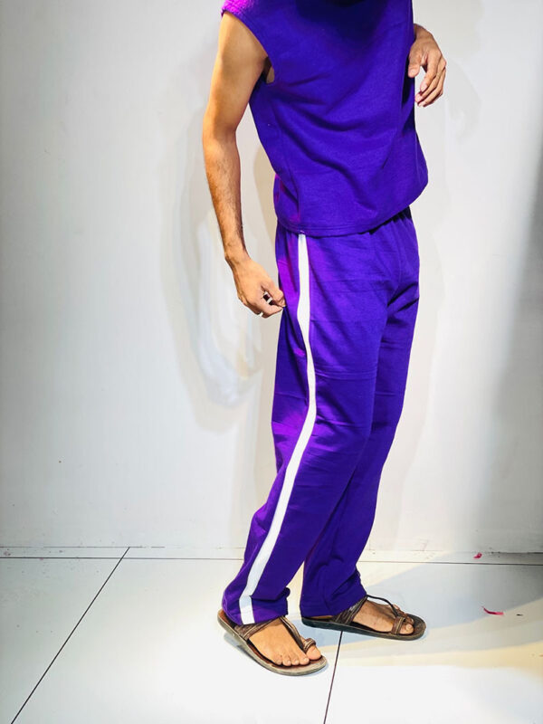 Sleeveless compo with pant side line