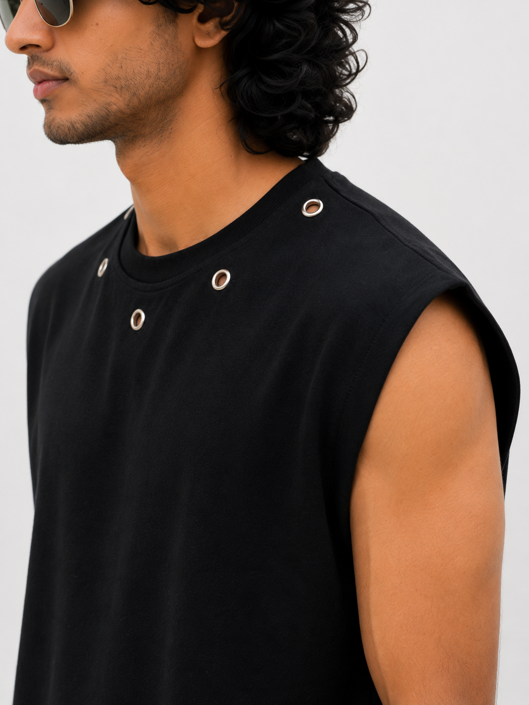 black sleeveless neck stud - Image 2
