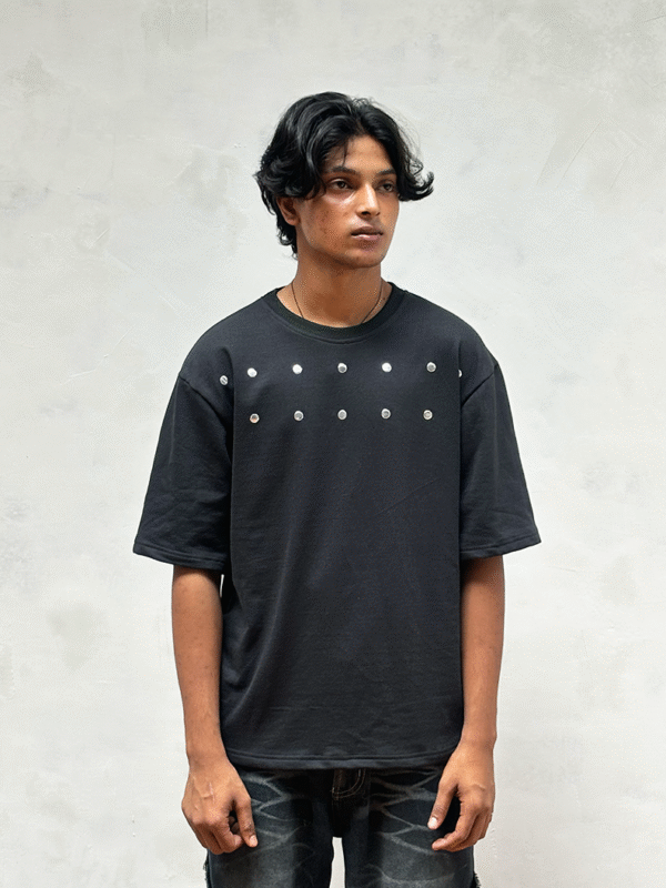 studded black fivesleeve tee